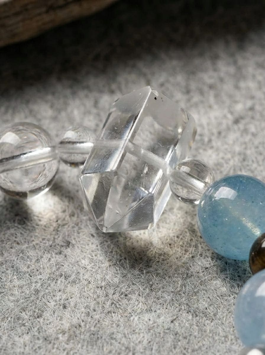 「Blue Island Secret Realm」 Aquamarine & White Crystal Bracelet