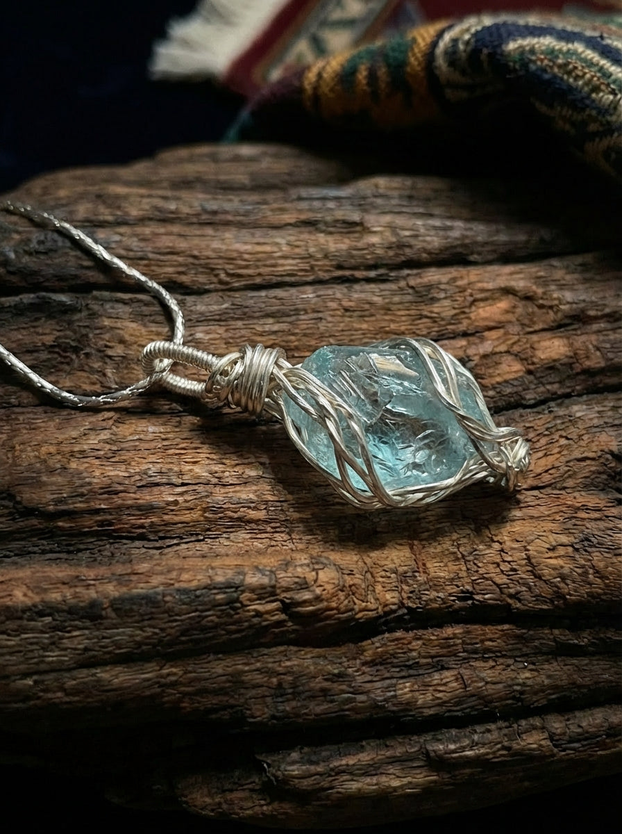 Natural Sense Raw Stone Hand-Wound Necklace | Blue Titanium Steel Clavicle Necklace Niche Choker