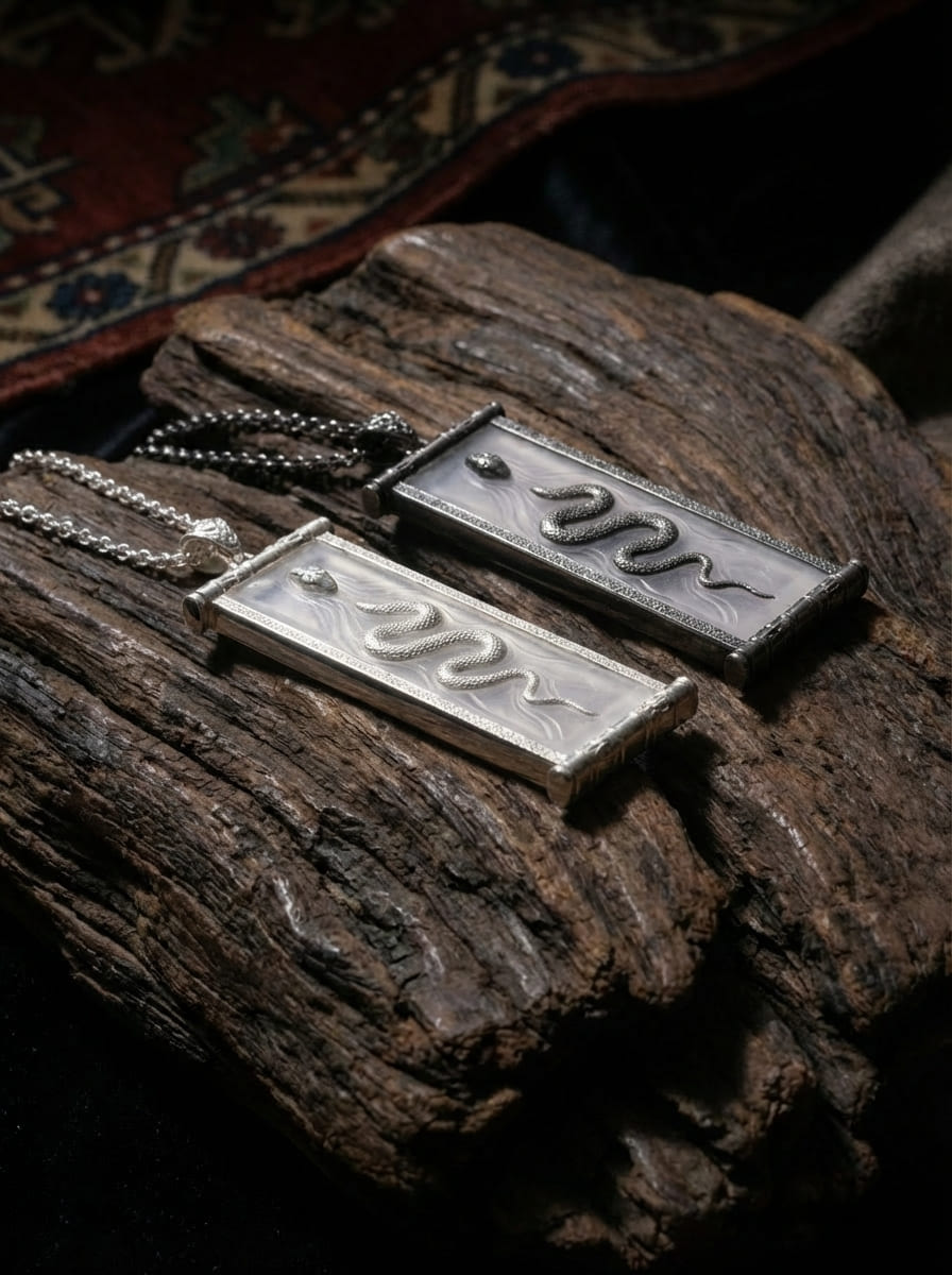 「Spirit of the Zodiac」 Sterling Silver Snake Spirit Inlaid with White Crystal