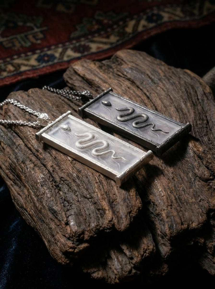 「Spirit of the Zodiac」 Sterling Silver Snake Spirit Inlaid with White Crystal