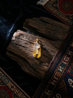 Liu Jin Raw Stone Natural Crystal Raw Stone Edged Pendant Necklace