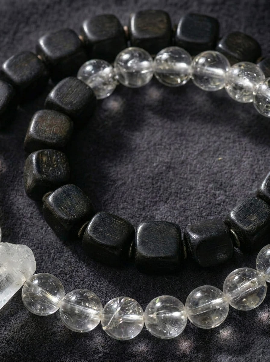 「Qing Tan」 Sandalwood & White Crystal Bracelet