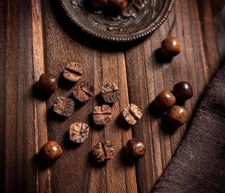 Patinated Moon & Star Bodhi Vintage Tibetan Mala