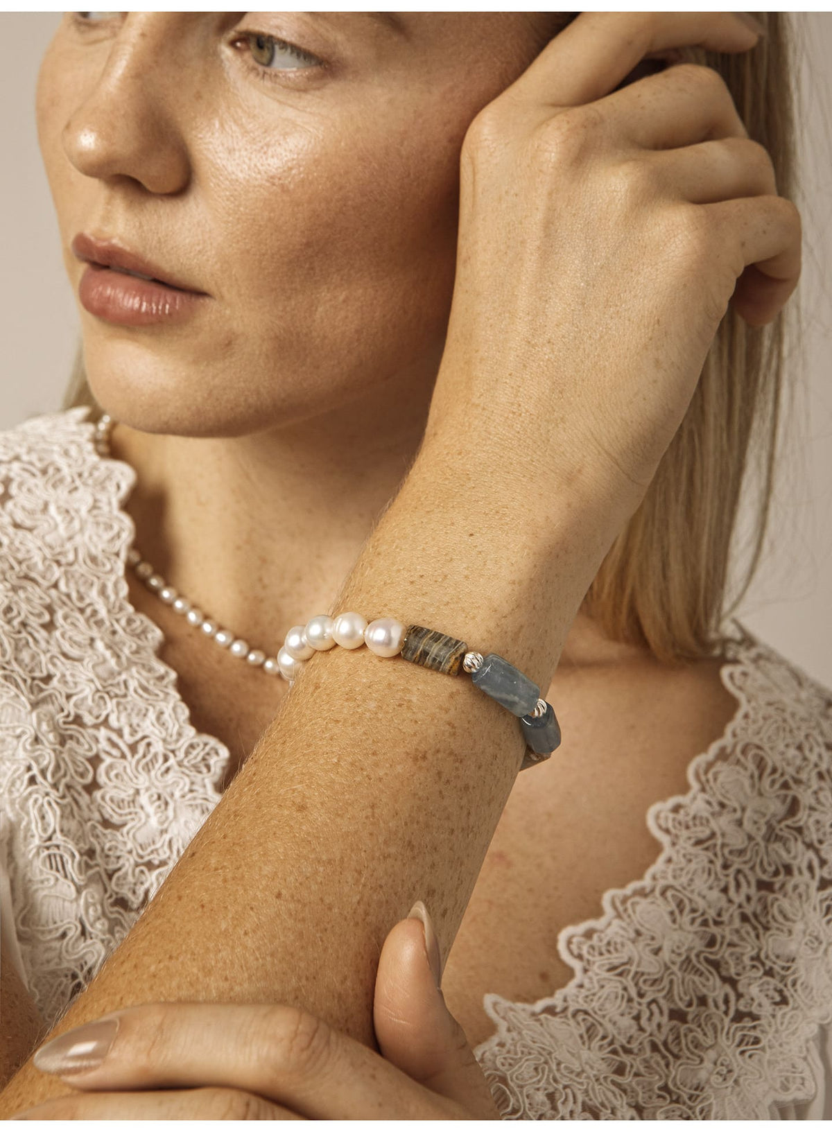 Snow Amber Blue Charm · Pearl & Gemstone Bracelet