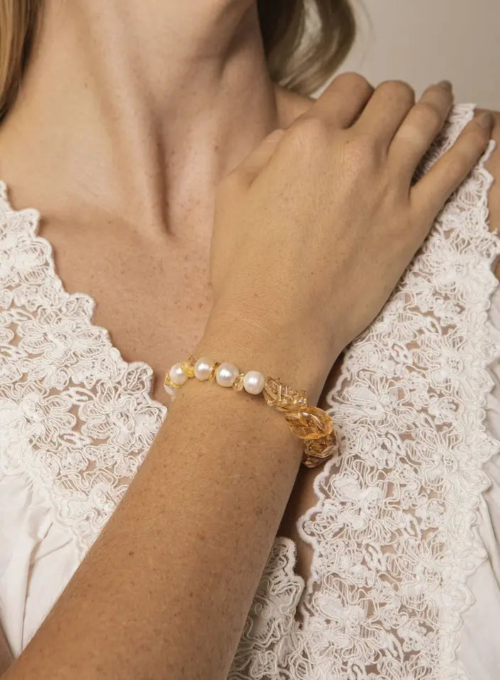 Condensed Light Heart-Nurturing · Citrine & Freshwater Pearl Bracelet