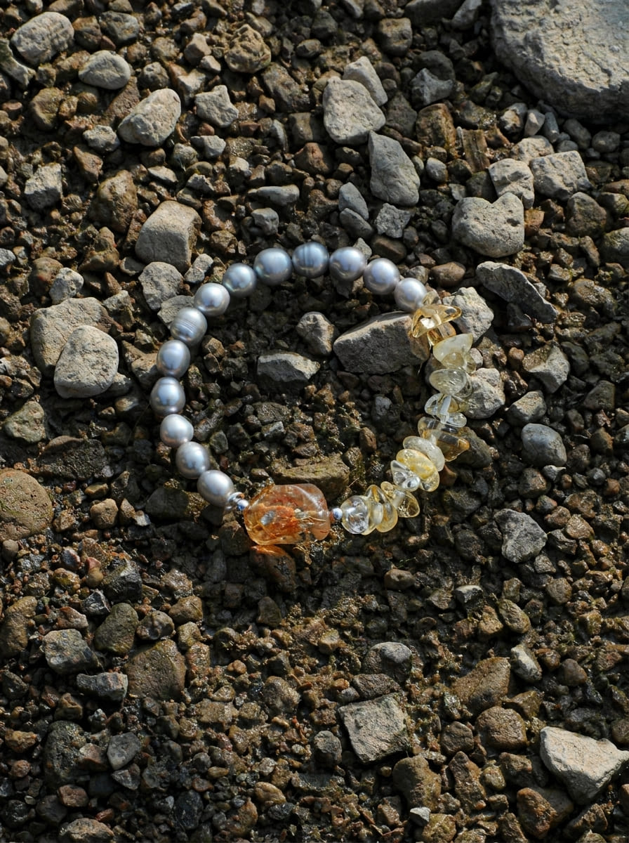Mist Warmth Heart's Return · Grey Pearl & Citrine Bracelet
