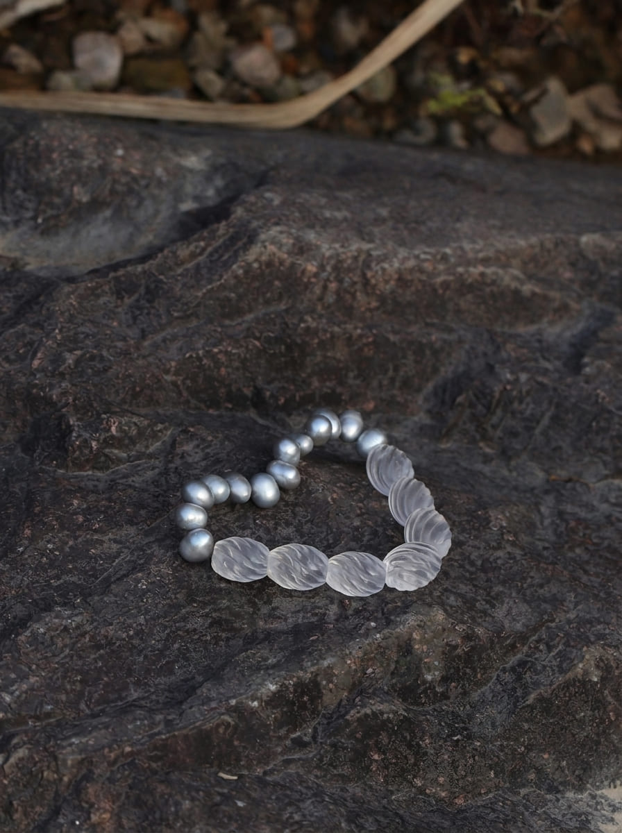 Moon Zen Heart · Grey Pearl & Clear Crystal Bracelet