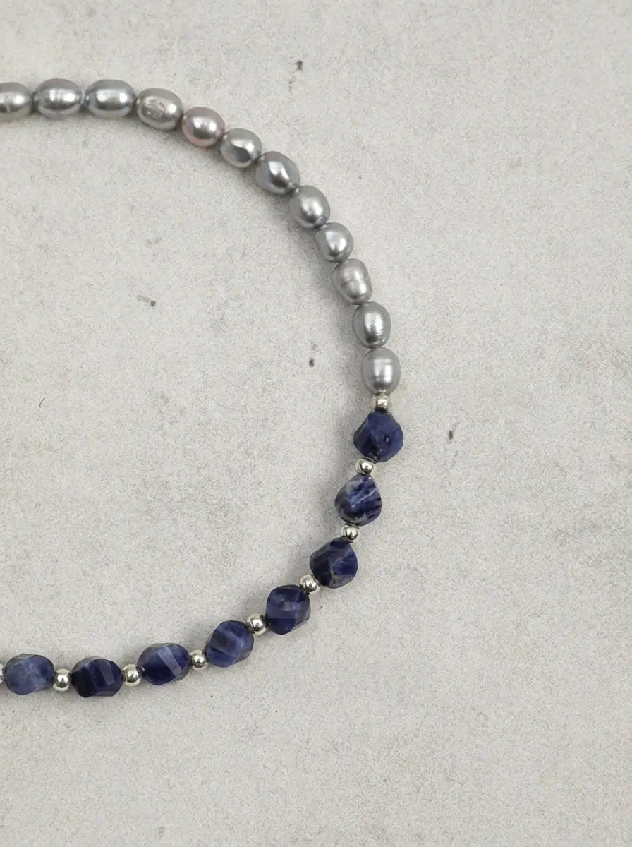 「Serene Blue Soft Grey」Grey Pearl & Sodalite Bracelet