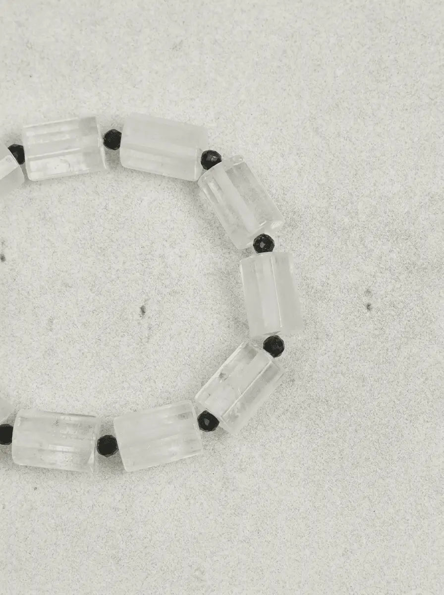 「Snowland Moon Shield」Clear Crystal & Baroque Pearl Bracelet