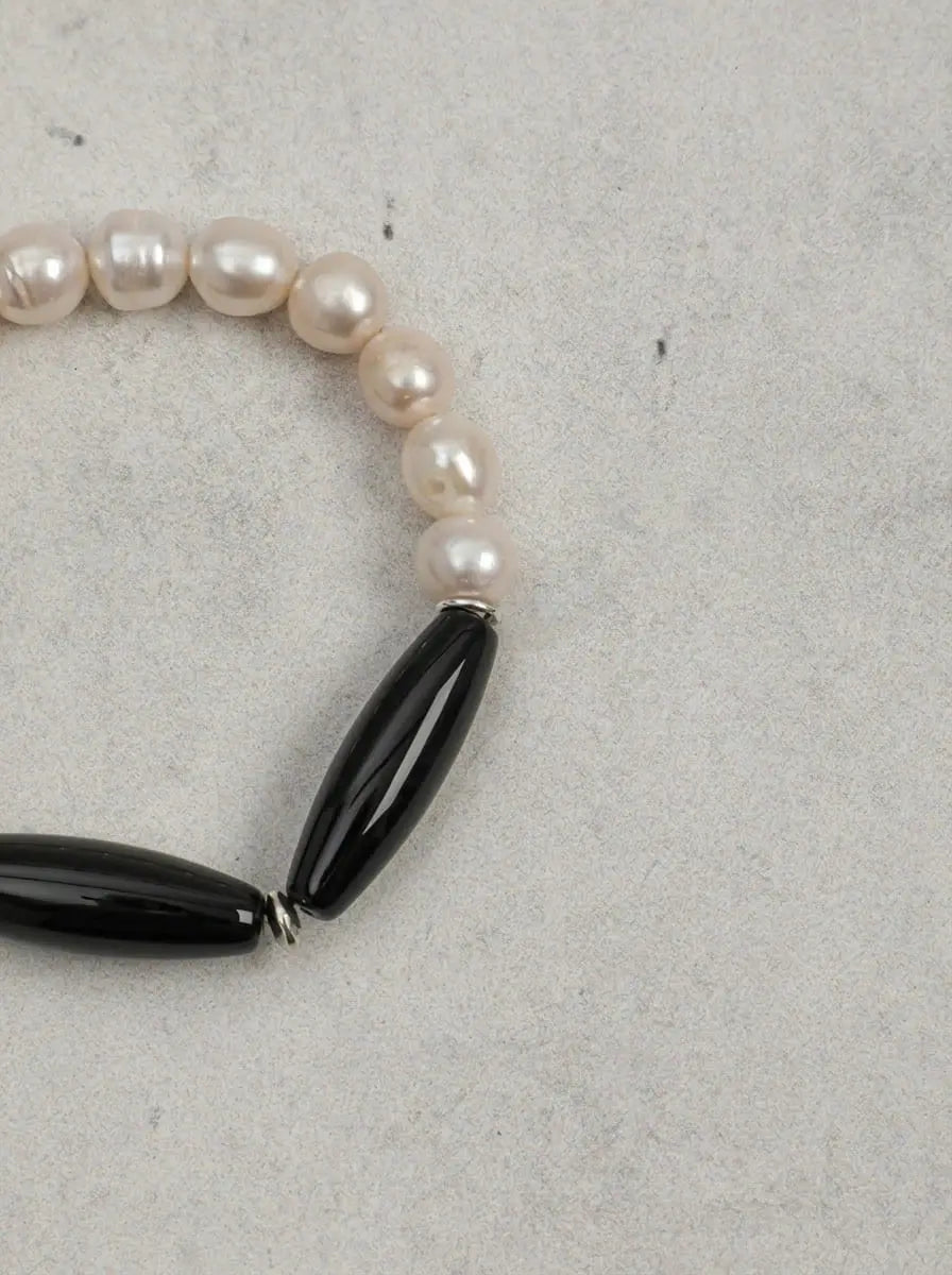 「Shadow Ripple White Night」Black Onyx & Freshwater Pearl Bracelet