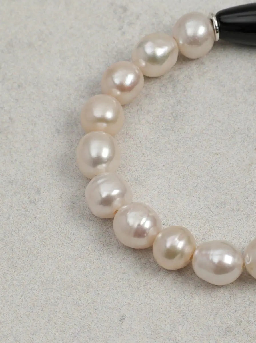 「Shadow Ripple White Night」Black Onyx & Freshwater Pearl Bracelet