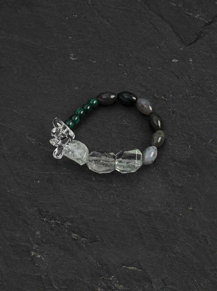 「Verdant Boundary」 Green Crystal & Agate Bracelet