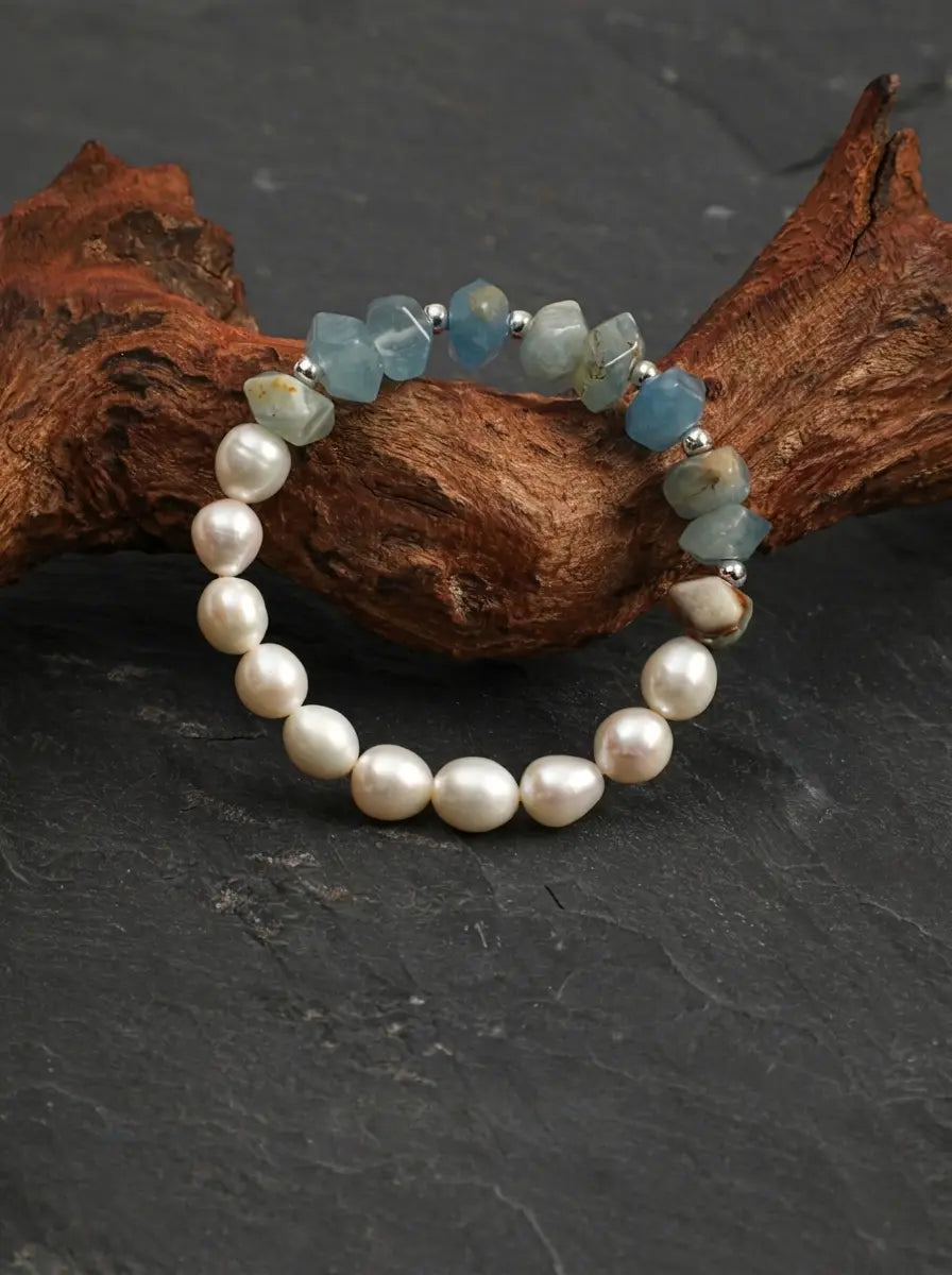 「Azure Mist Moon Glow」 Lazulite & Freshwater Pearl Bracelet
