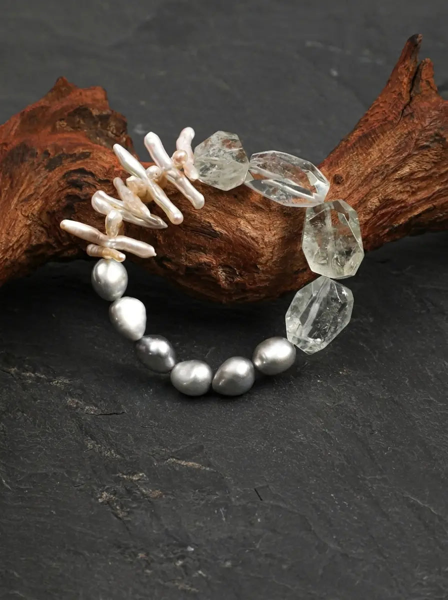 「Crystal Amber」 Green Crystal & Pearl Bracelet