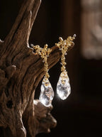 「Vintage Classic」Designer-Style Raindrop White Crystal Earrings
