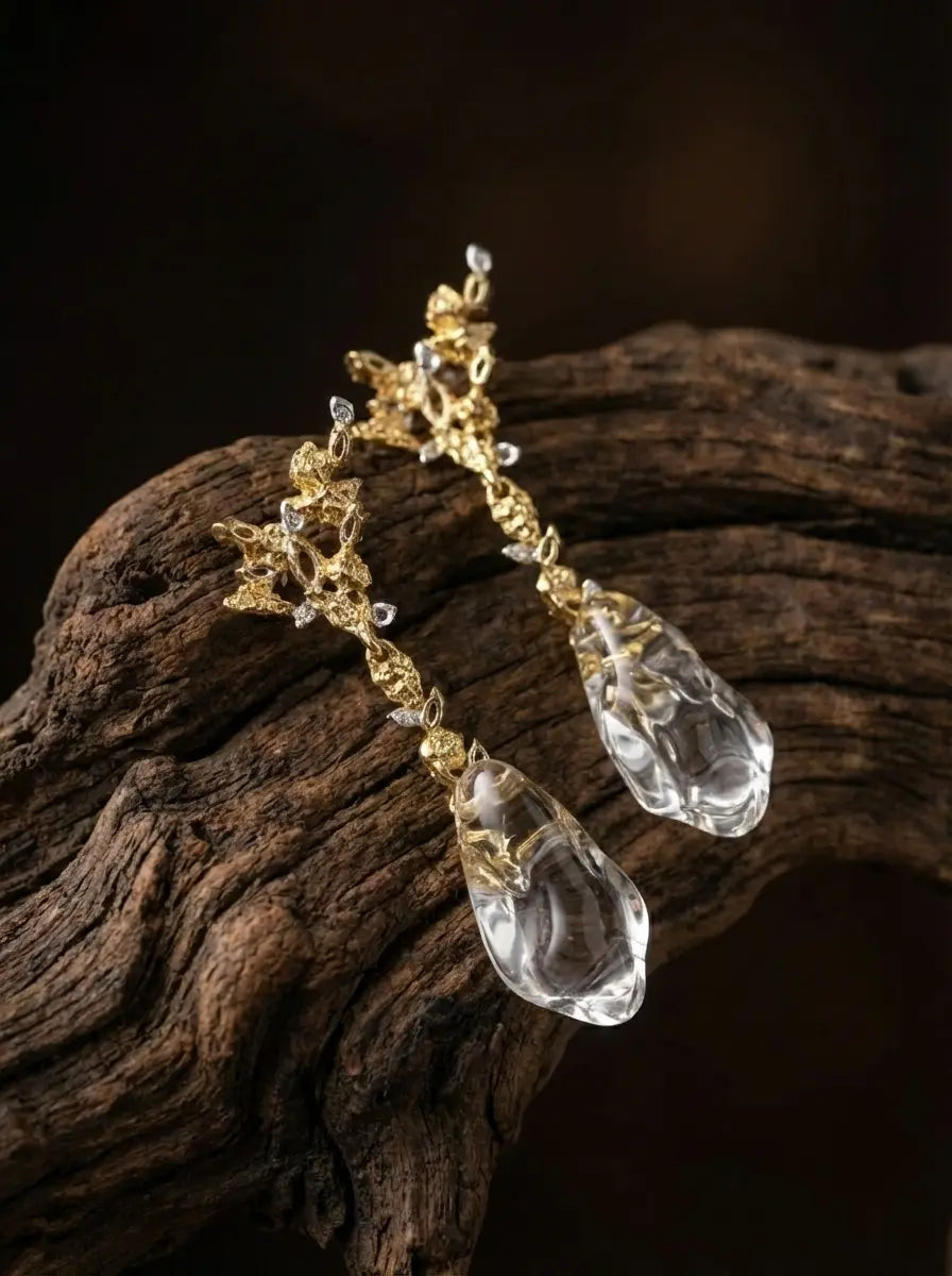 「Vintage Classic」Designer-Style Raindrop White Crystal Earrings