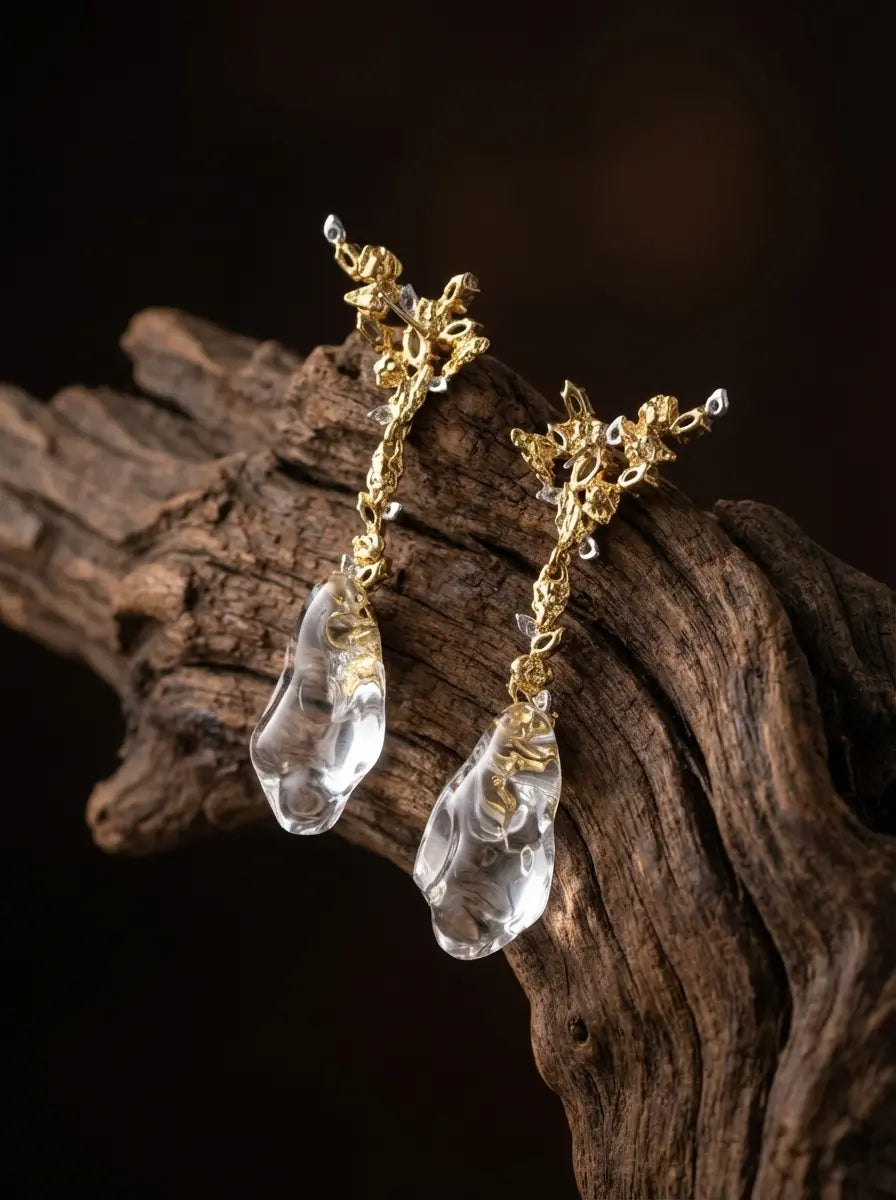 「Vintage Classic」Designer-Style Raindrop White Crystal Earrings