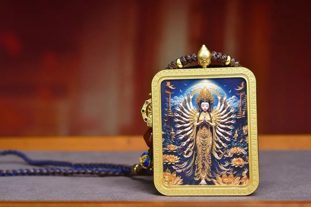 「Thousand-Armed Avalokiteshvara」Thangka Gau Necklace