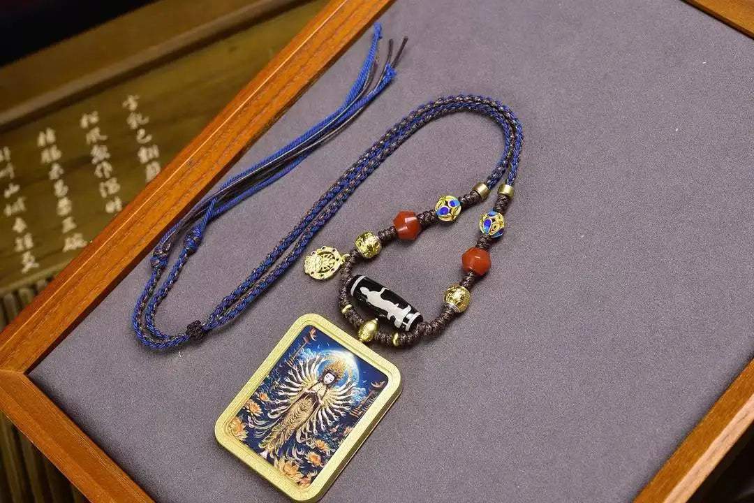 「Thousand-Armed Avalokiteshvara」Thangka Gau Necklace