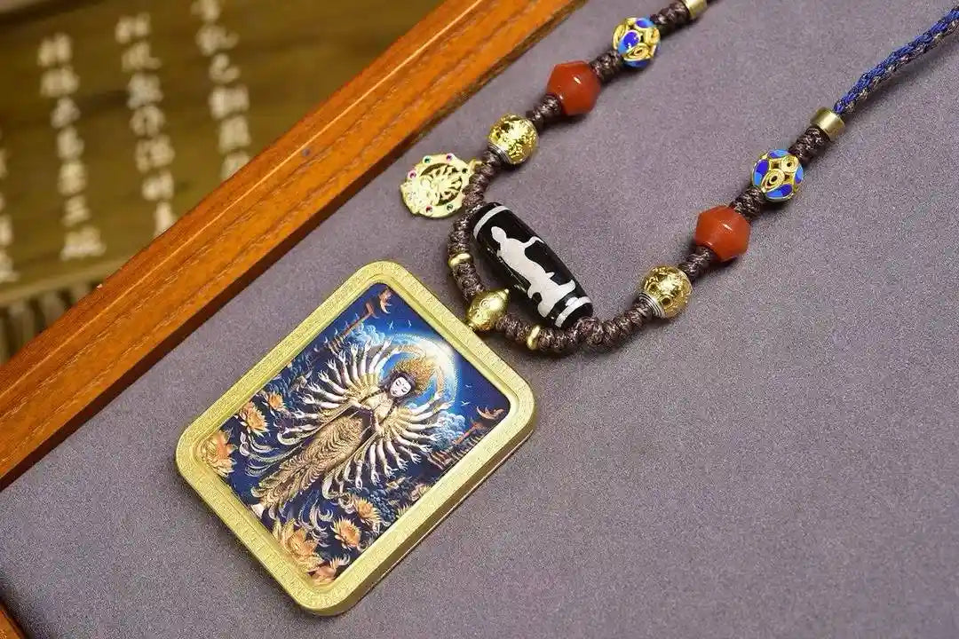 「Thousand-Armed Avalokiteshvara」Thangka Gau Necklace