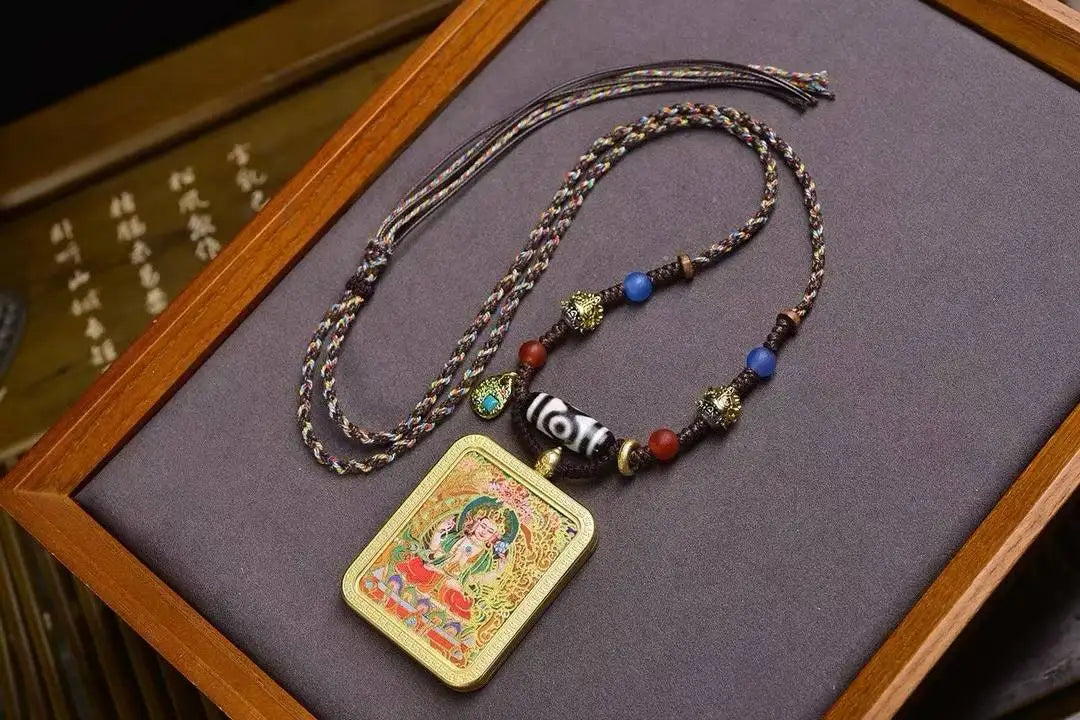 「Four-Armed Avalokiteshvara」 Two-Eye Dzi Thangka Gau Necklace