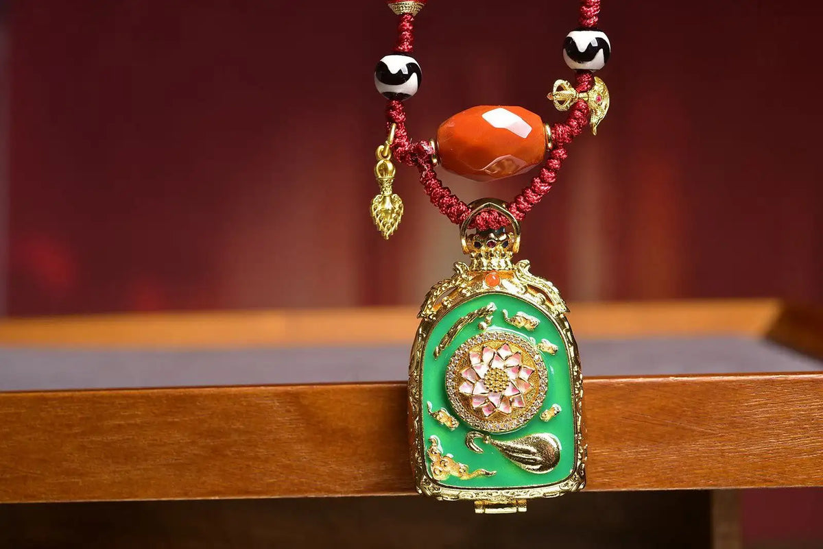 「Samantabhadra on Elephant」 Thangka Gau Necklace