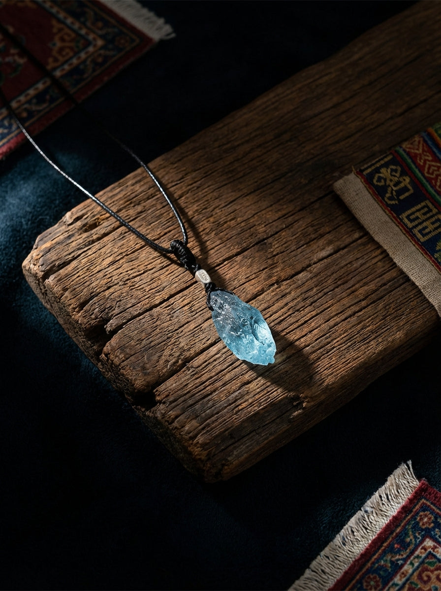 High-End Irregular Aquamarine Raw Stone Pendant | Blue Crystal Necklace Niche Design Choker